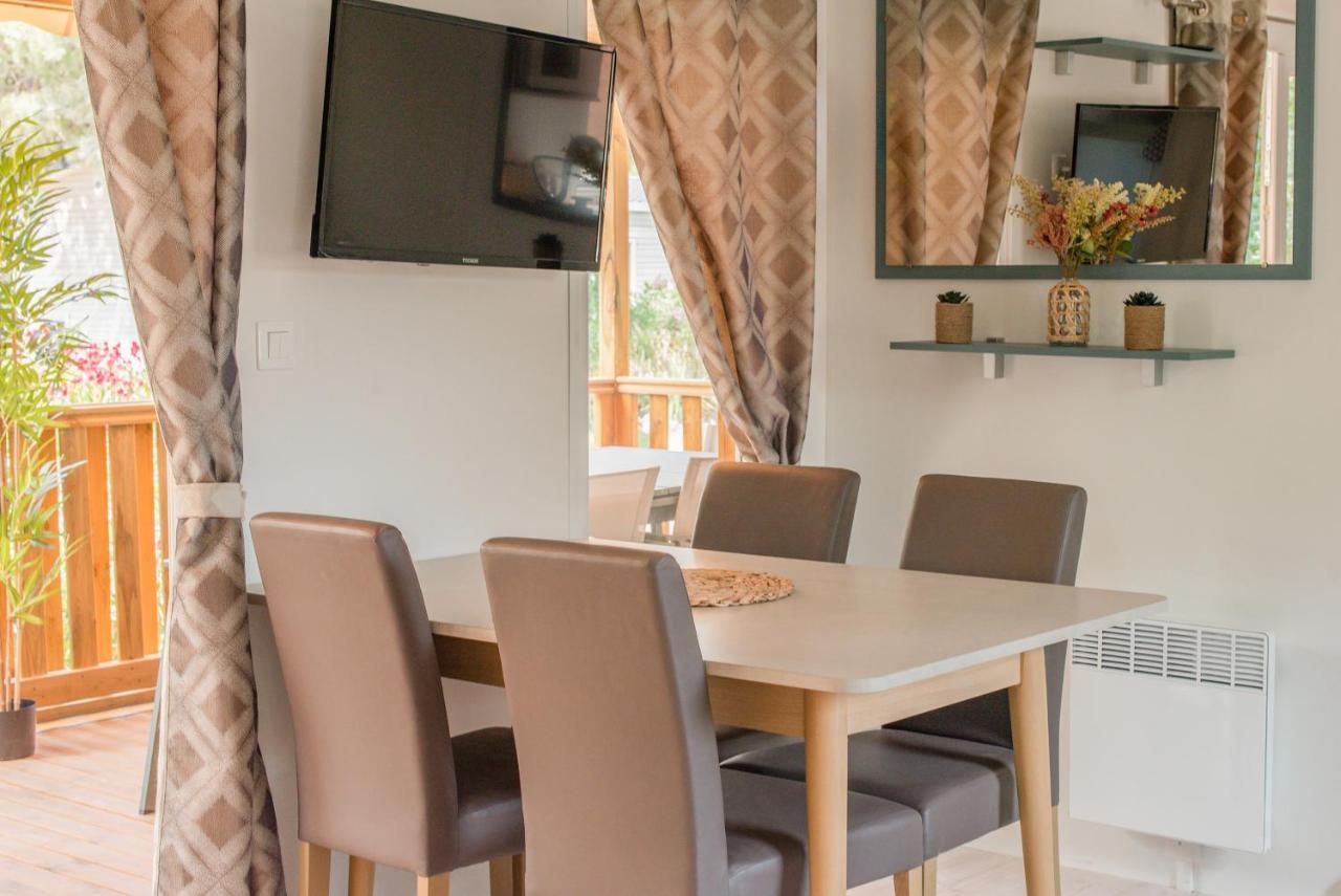 Mobil Home Les Pieds Dans L'Eau Canet-en-Roussillon Exterior foto